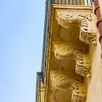 Traditional Maltese Styled 2br With Large Maltese Balcony & Internal Yard - Located In The Heart Of - Maltese Capital 公寓