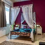 Traditional Maltese Styled 2br With Large Maltese Balcony & Internal Yard - Located In The Heart Of - Maltese Capital 公寓
