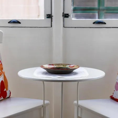 דירה Traditional Maltese Styled 2br With Large Maltese Balcony & Internal Yard - Located In The Heart Of - Maltese Capital *