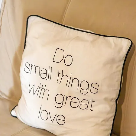 דירה Traditional Maltese Styled 2br With Large Maltese Balcony & Internal Yard - Located In The Heart Of - Maltese Capital *