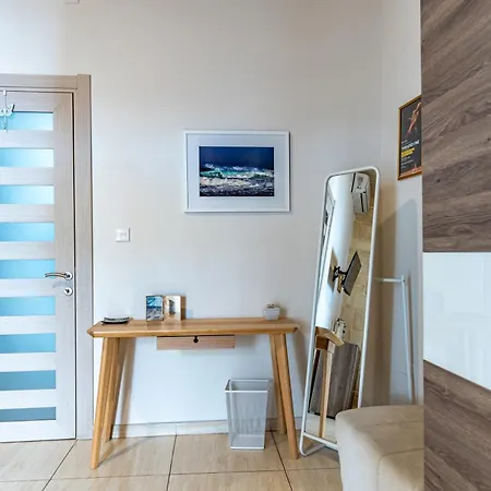 Traditional Maltese Styled 2br With Large Maltese Balcony & Internal Yard - Located In The Heart Of - Maltese Capital Lejlighed