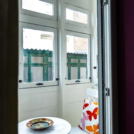 Traditional Maltese Styled 2br With Large Maltese Balcony & Internal Yard - Located In The Heart Of - Maltese Capital *